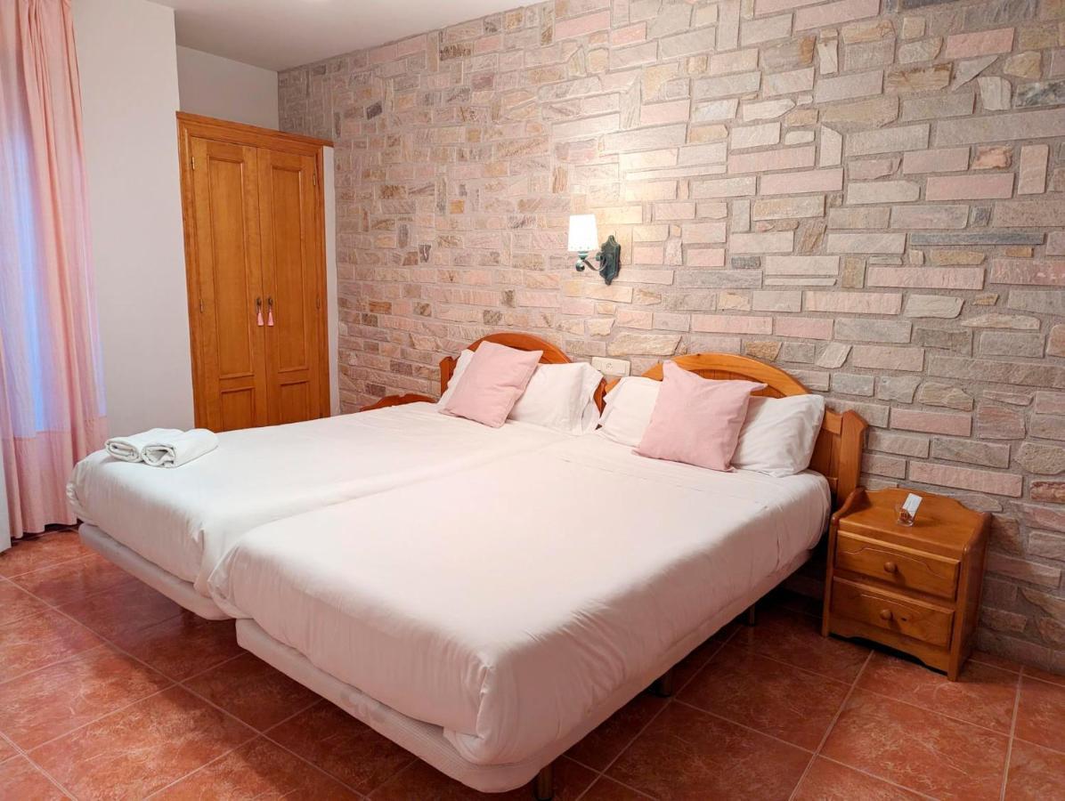 Hotel Moregon Куакос-де-Юсте Экстерьер фото